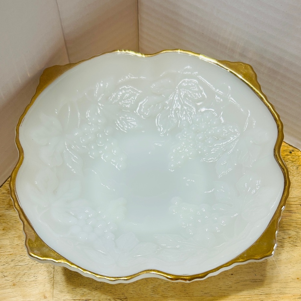 Vintage dish, Anchor Hocking milk glass with real gold trim, grape clusters.